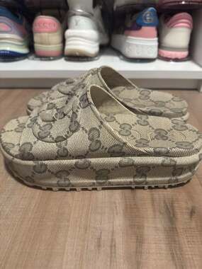 Gucci GG Slide Sandal Woman’s US 7